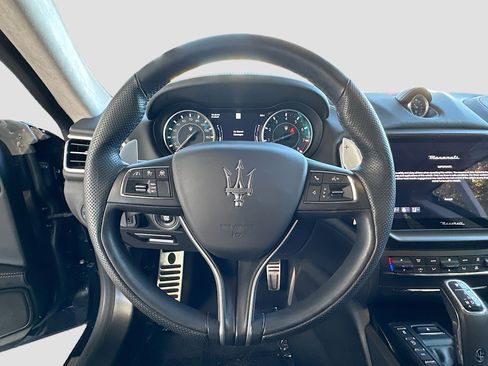 Used 2022 Maserati Ghibli Modena image 11