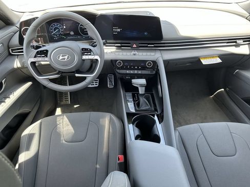 New 2025 Hyundai Elantra SEL FWD image 3
