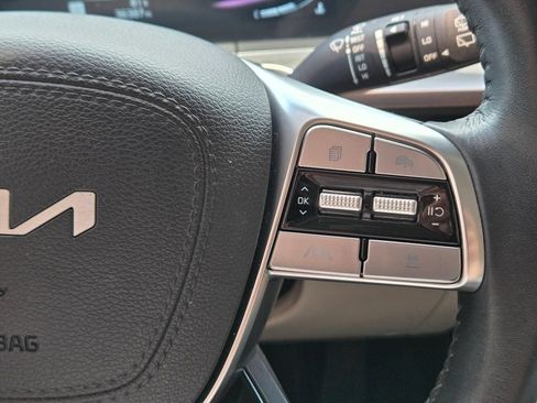 Used 2025 Kia Telluride S FWD image 25