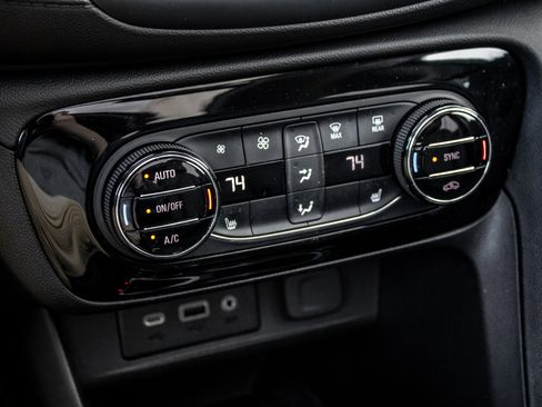 Used 2023 Buick Encore GX Essence w/ Experience Buick Package image 31