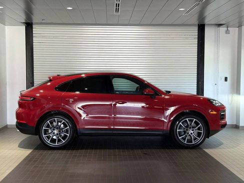 Certified 2026 Porsche Cayenne Coupe AWD/4WD image 36