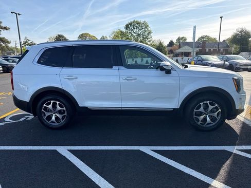 Used 2020 Kia Telluride EX image 2