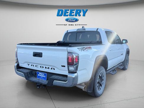 Used 2020 Toyota Tacoma TRD Off-Road AWD/4WD image 7