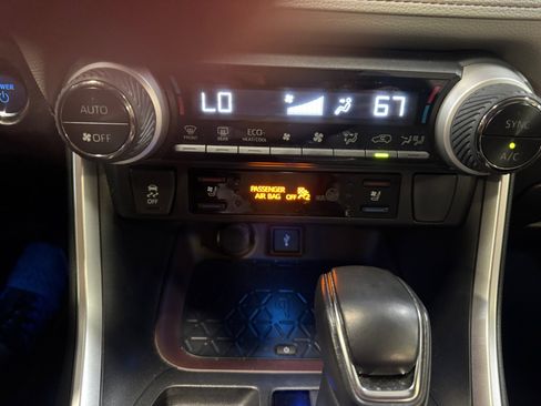 Certified 2020 Toyota RAV4 Limited AWD/4WD image 12