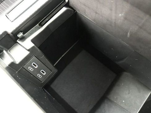 Used 2025 Toyota Sienna XLE image 20