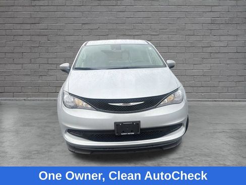 Used 2023 Chrysler Voyager LX FWD image 2