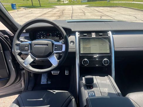 New 2026 Land Rover Discovery Dynamic SE AWD/4WD image 12