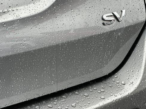 Used 2018 Nissan Rogue SV image 23