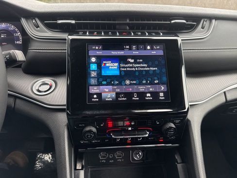 Used 2024 Jeep Grand Cherokee L Altitude image 21