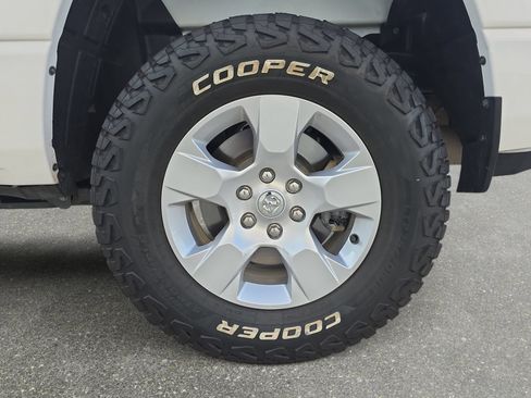 Used 2023 RAM 1500 Big Horn AWD/4WD image 30