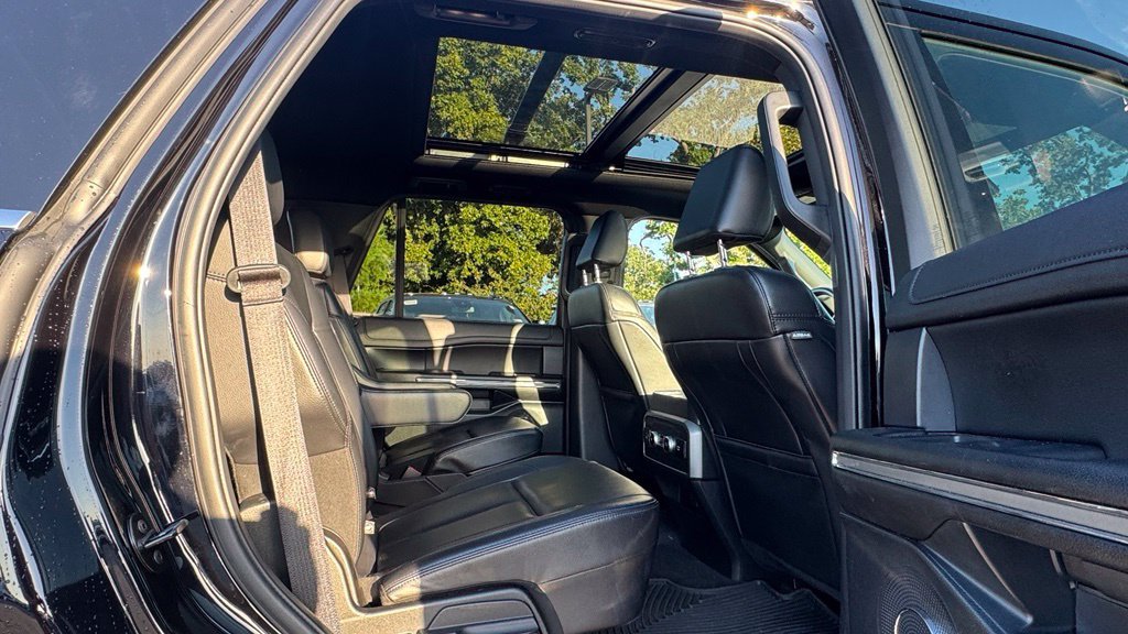 Used 2021 Ford Expedition XLT AWD/4WD image 15