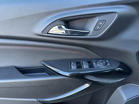 New 2026 Chevrolet Trax RS w/ Sunroof Package image 10