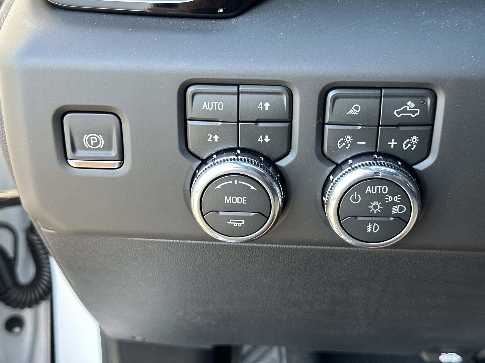New 2026 GMC Sierra 1500 AT4 w/ AT4 Premium Package AWD/4WD image 22