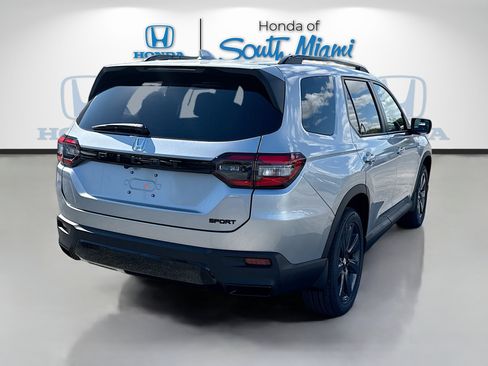 New 2026 Honda Pilot Sport image 7