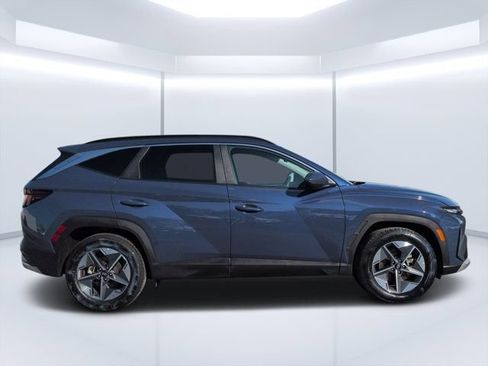 Used 2025 Hyundai Tucson SEL FWD image 2