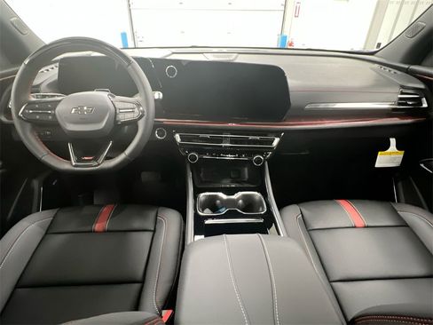 New 2026 Chevrolet Traverse RS w/ LPO, Floor Liner Package image 10