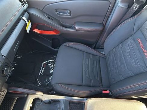New 2026 Nissan Frontier PRO-4X w/ Pro-4x Convenience Package AWD/4WD image 12