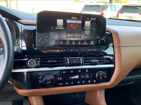 Used 2023 Nissan Pathfinder Platinum AWD/4WD image 30