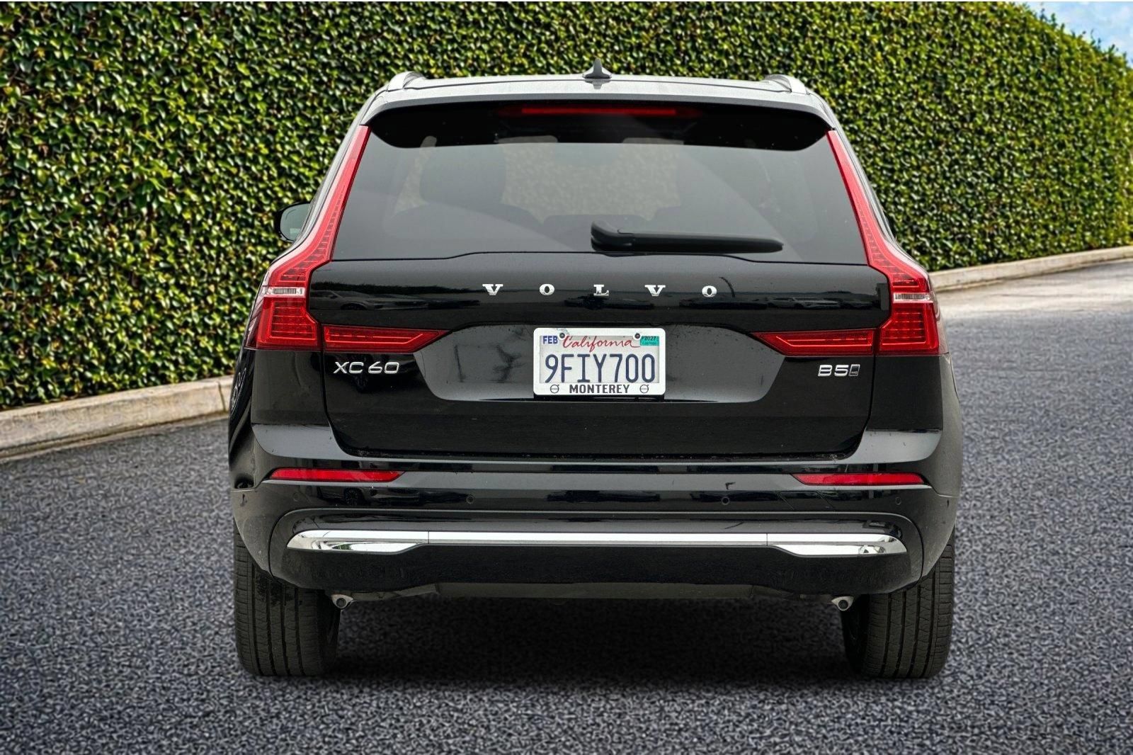 Used 2023 Volvo XC60 B5 Plus AWD/4WD image 5