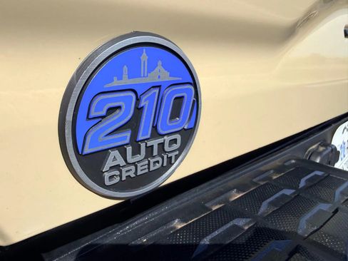 Used 2019 Toyota Tacoma TRD Sport w/ Technology Package image 18