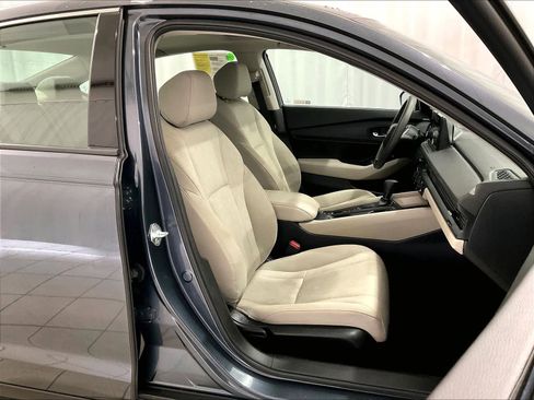 Used 2023 Honda Accord EX image 11
