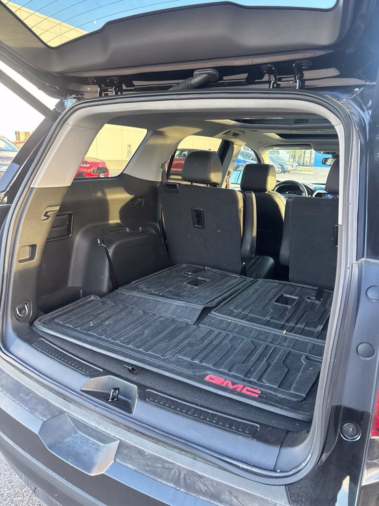 Used 2023 GMC Acadia SLT w/ Elevation Edition FWD image 19