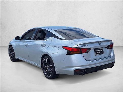 Used 2023 Nissan Altima 2.5 SR FWD image 7
