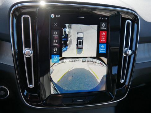 New 2026 Volvo XC40 B5 Ultra w/ Climate Package image 10