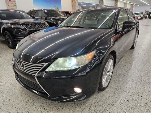 Used 2013 Lexus ES 350 w/ Ultra Luxury Pkg FWD image 1
