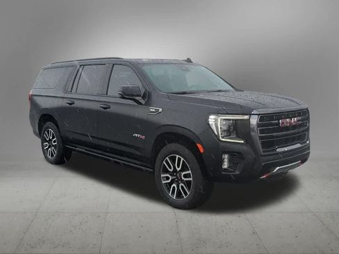 Used 2024 GMC Yukon XL AT4 w/ AT4 Premium Plus Package AWD/4WD image 8