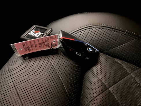 Used 2025 BMW X6 xDrive40i w/ Climate Comfort Package image 14