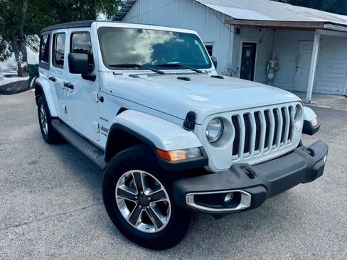 Used 2019 Jeep Wrangler Unlimited Sahara AWD/4WD image 3