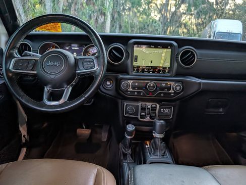 Used 2021 Jeep Wrangler Unlimited Sahara AWD/4WD image 14