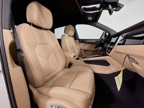 New 2026 Porsche Macan image 30