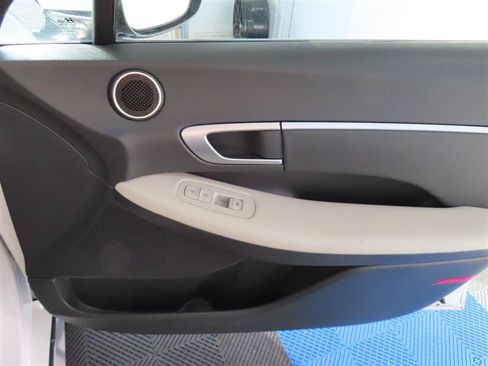 Used 2025 Hyundai Sonata SEL FWD image 32