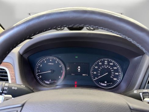 Used 2015 Hyundai Genesis 3.8 image 18