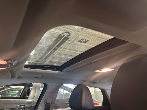 Used 2025 Hyundai Elantra Limited image 30