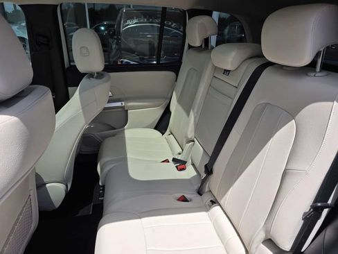 Used 2025 Mercedes-Benz GLB 250 image 6
