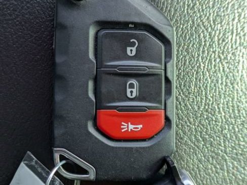 Used 2021 Jeep Wrangler Unlimited Rubicon w/ Steel Bumper Group AWD/4WD image 32