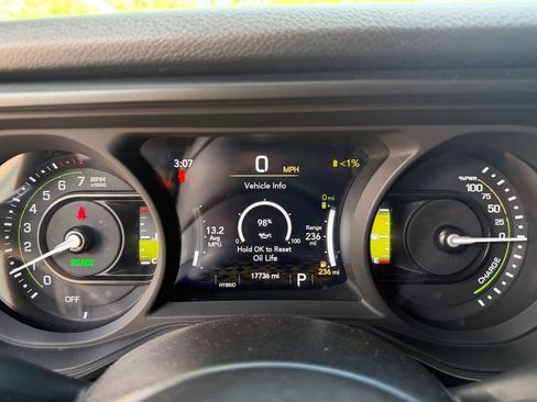 Used 2024 Jeep Wrangler Unlimited w/ Convenience Group image 23