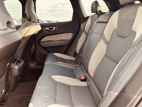 Used 2022 Volvo XC60 B6 R-Design w/ Advanced Package AWD/4WD image 26