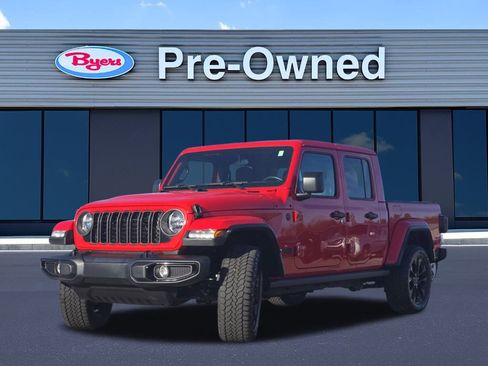 Used 2024 Jeep Gladiator Sport image 3