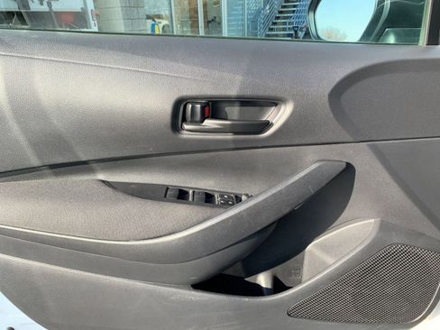 Used 2025 Toyota Corolla LE image 20