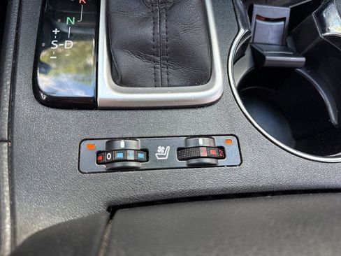 Used 2017 Toyota Highlander Limited Platinum image 38