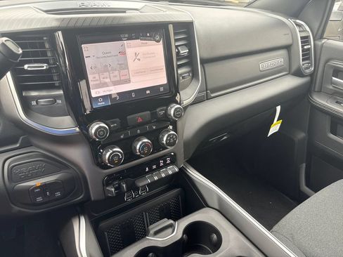 New 2026 RAM 2500 Big Horn AWD/4WD image 18