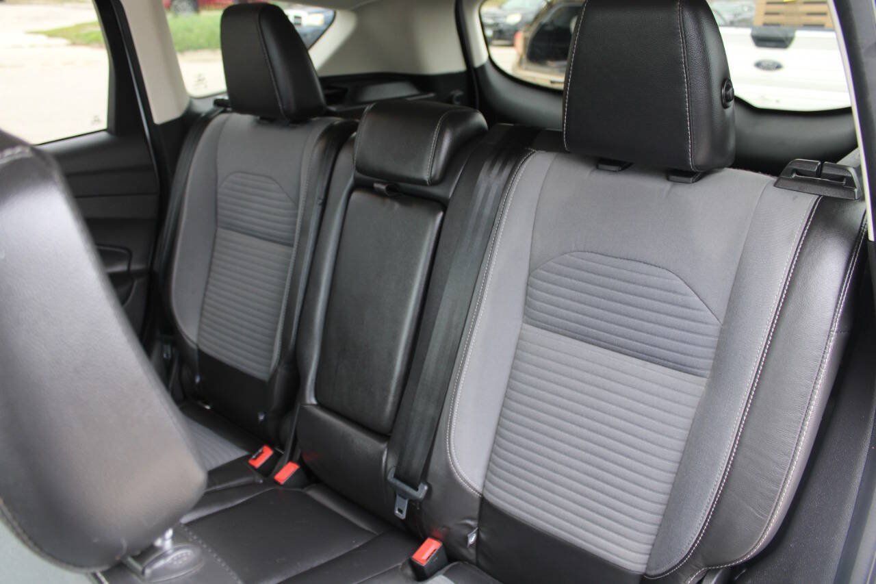 Used 2018 Ford Escape SE w/ SE Sport Appearance Package AWD/4WD image 18