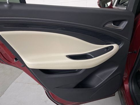 Used 2018 Buick Envision Essence AWD/4WD image 20