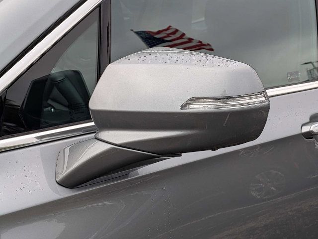 Used 2024 Cadillac XT6 Premium Luxury w/ Technology Package FWD image 10