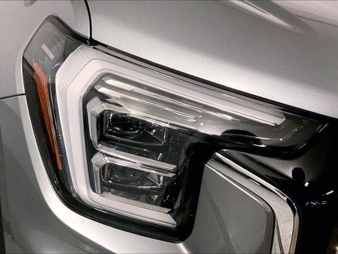 Used 2025 GMC Terrain Elevation image 26