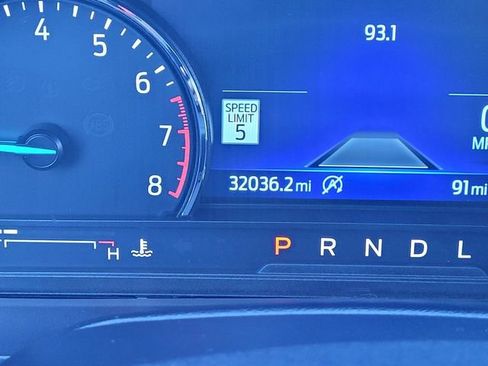Certified 2022 Ford Explorer XLT w/ Equipment Group 202A AWD/4WD image 22